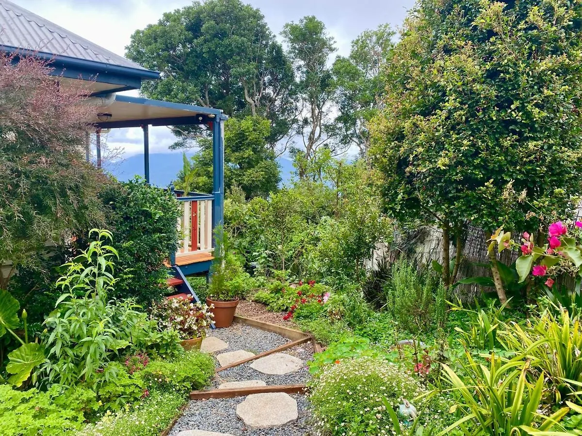 Willow Cabin Beechmont Holiday home
